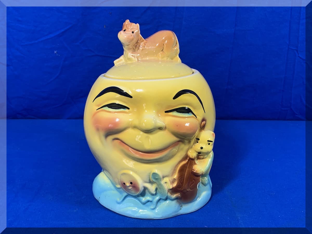 Andrews Estate Service AES86 Vintage Mid Century Roseville Cookie Jar Andrews Estate Service AES86 Vintage Mid Century Roseville Cookie Jar